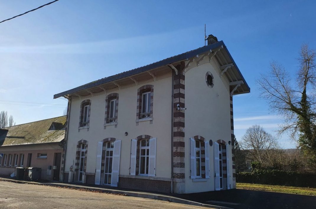 Réhabilitation de l'ancienne gare de Breuilpont en centre d’accueil périscolaire